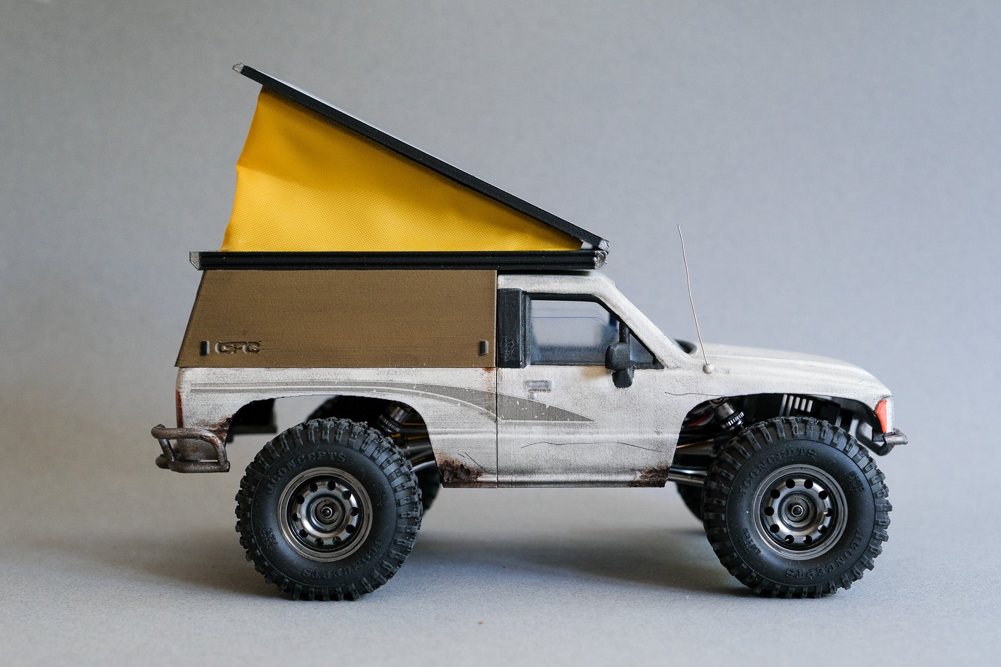 1/24 Toyota 4RUNNER X GFC Camper RTR