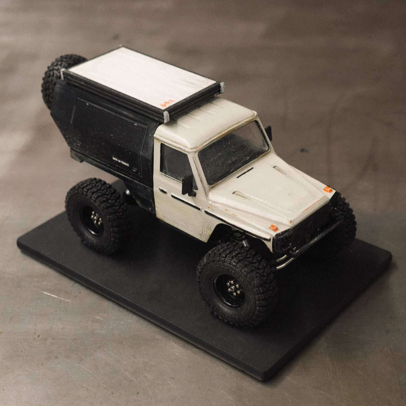ROOFTOP TENT